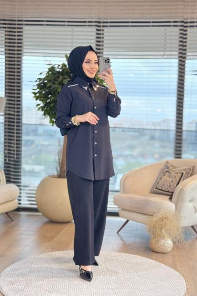 01-1315 Yaka Ucu Ve Omuzu Taşlı Gömlek Siyah