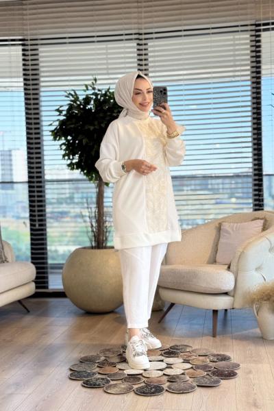 10628 Ön Sutaşı Ve Fırfır Detaylı Tunik Ekru