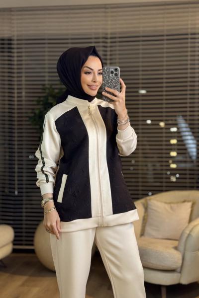 2402 Ön Kabartma Desenli Omuzları Zincirli Takım Bej