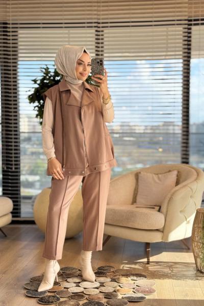 2428 Üst Yelekli Fermuarlı Takım Latte