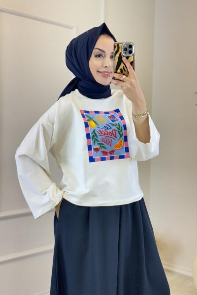 24446-5 Önü Yazı Ve Meyve Desenli Bluz Ekru