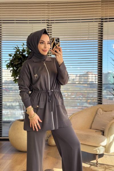 25200 Spor Fermuarlı Broşlu Triko Takım Antrasit