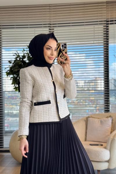 25KT630 Kare Desen Ceketli Takım Ekru