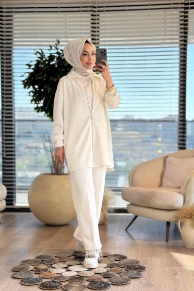 3051 Üstü Taş ve Zımba Detaylı Takım Ekru