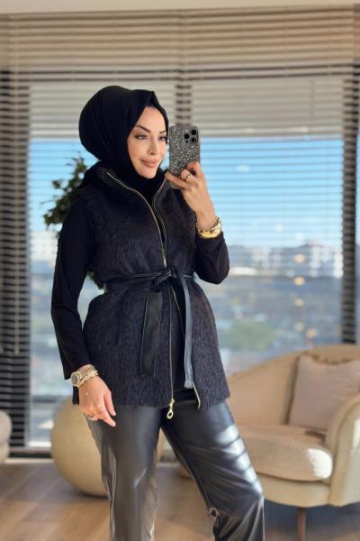 70083 Saçak Önden Fermuarlı Yelek Siyah