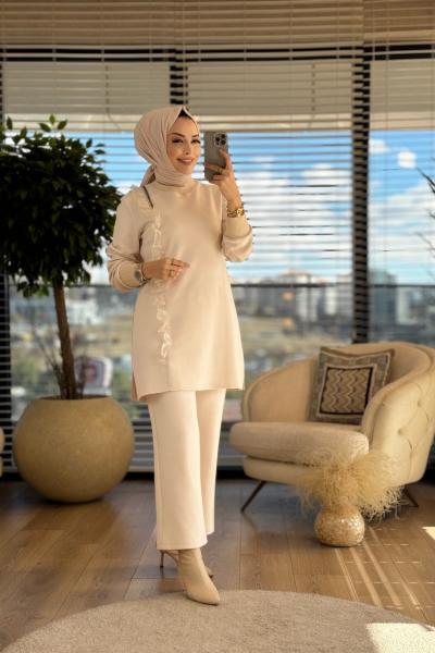 7349 Sol Taraf Tül Fırfırlı Takım Krem