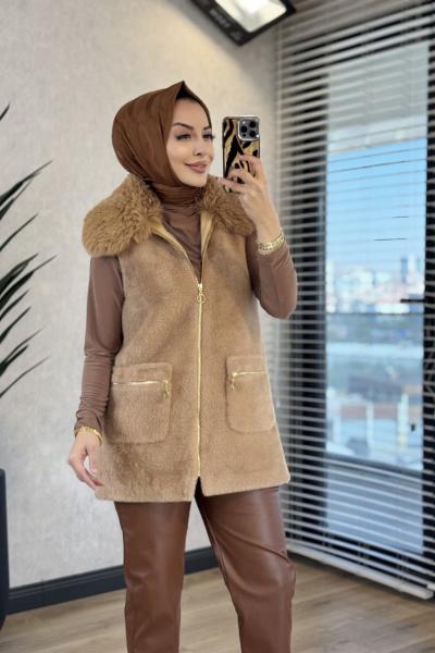 7951 Yaka Kürklü Cebi Fermuarlı Angora Yelek Camel