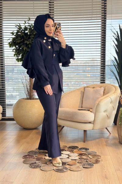 824 Ön Üçgen Parça Gold Düğmeli Takım Lacivert
