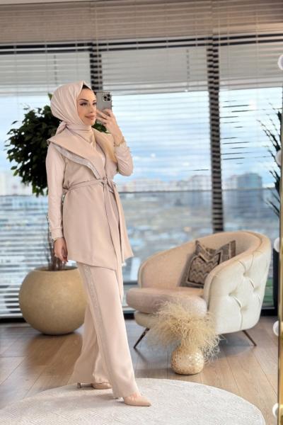 8498 Yaka Ve Pantolon Kenarı Taş Baskılı Yelekli Takım Taş