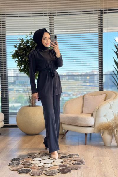 8569 Yaka Ve Omuzları Zımbalı Takım Siyah