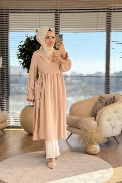 6593 Yandan Bağlamalı Yaka Kenarı Fırfırlı Elbise Bej