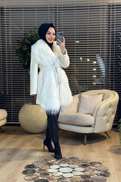 9074 Tüy Detaylı Uzun Kollu Kaban Ekru